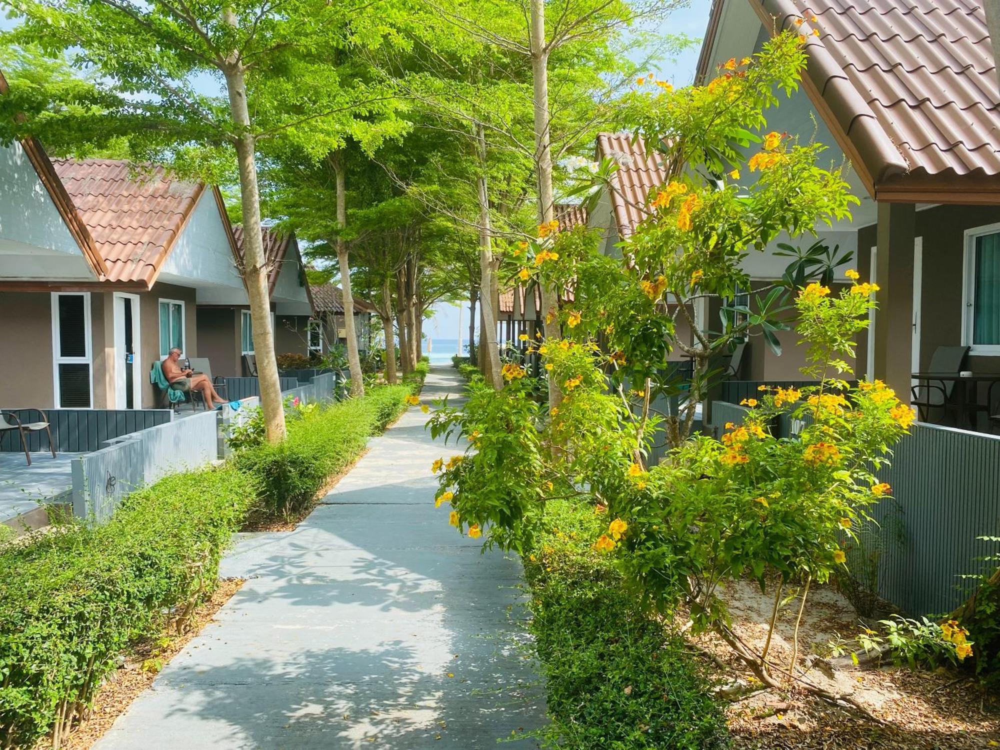 Bella Vista Beach Resort Koh Lipe Buitenkant foto
